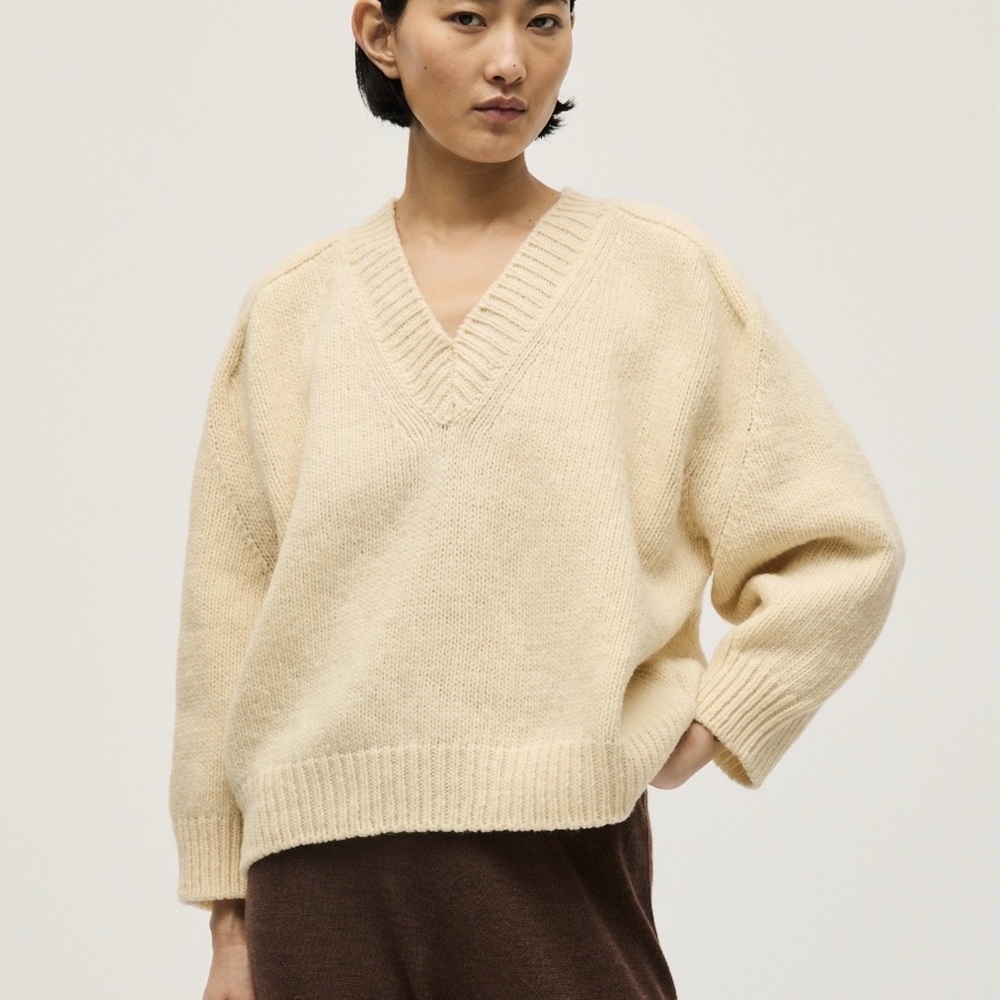 Babaa NATURAL V-Neck Women's Sweater